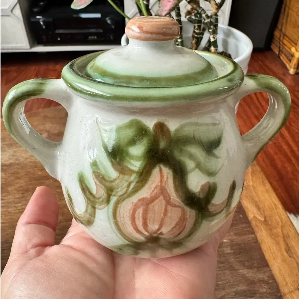 VNTG John B Taylor Louisville Stoneware Creamer & Covered Sugar Bowl Set